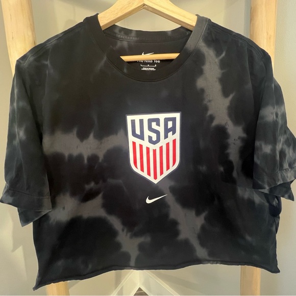 Nike Large crop top cut rolled hem tie-dye short sleeve USA logo graphic print - Picture 1 of 6